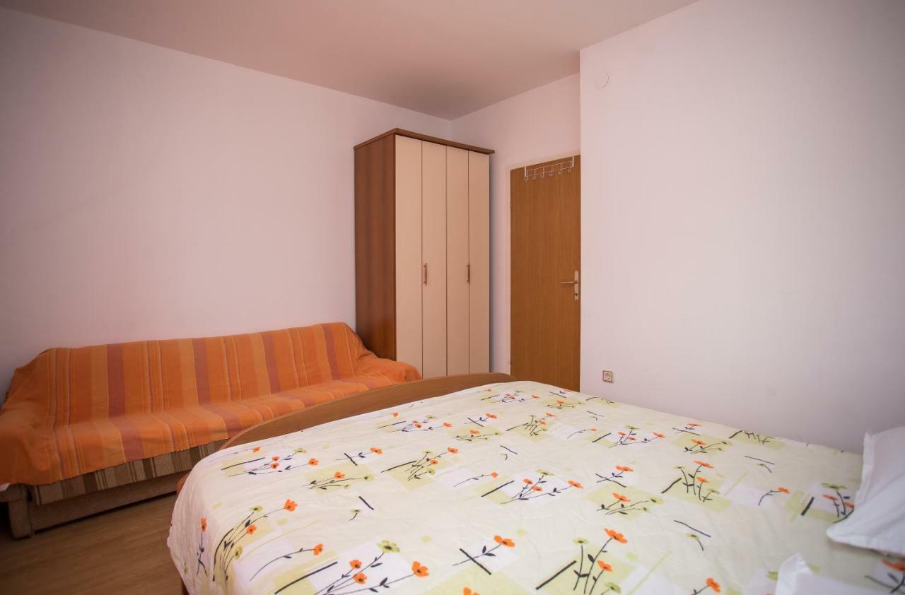 Apartments Gloria Primosten Exterior photo