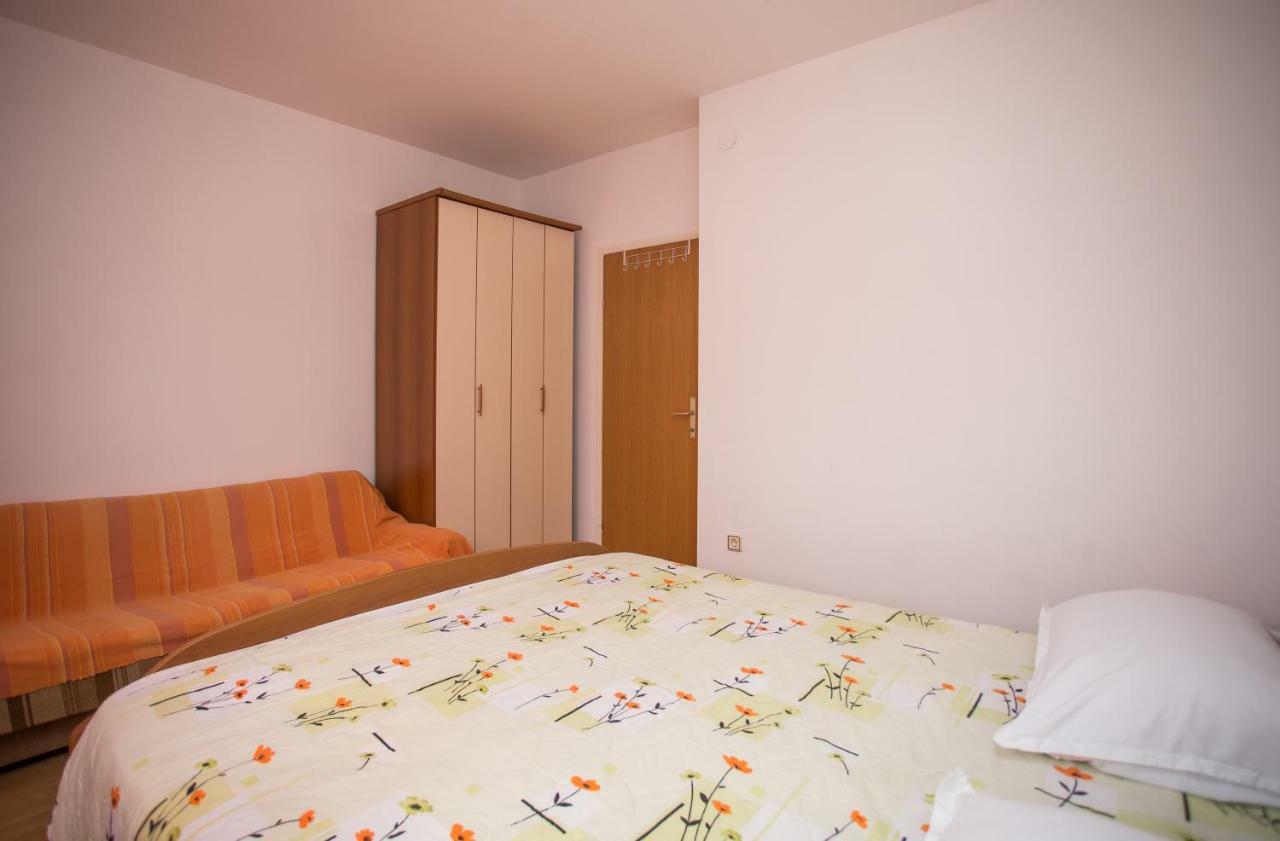 Apartments Gloria Primosten Exterior photo