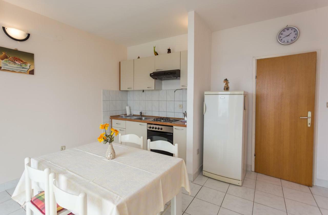 Apartments Gloria Primosten Exterior photo