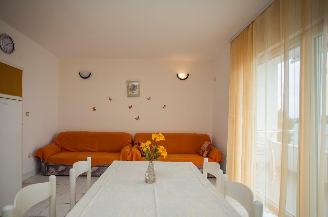 Apartments Gloria Primosten Exterior photo